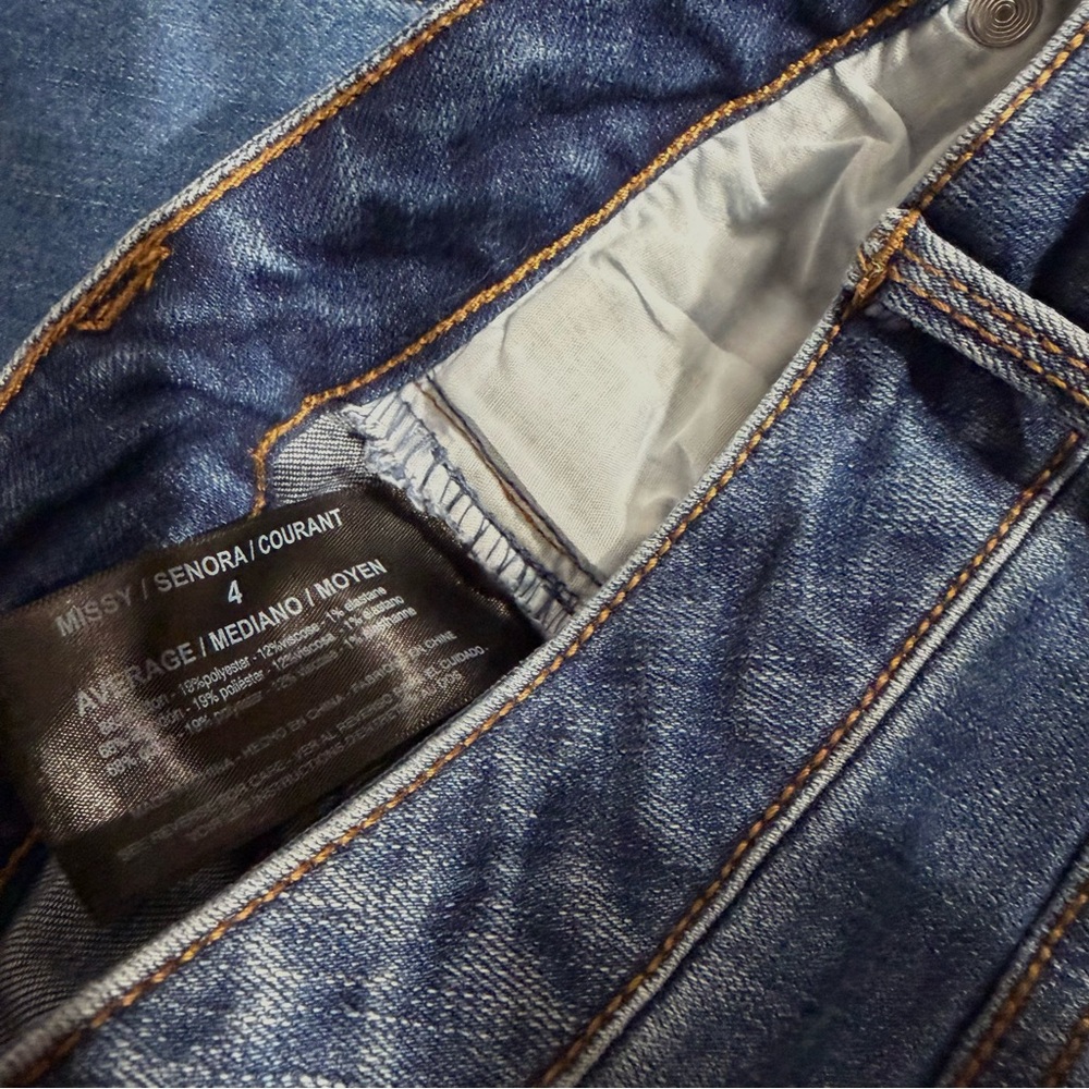 Nine West High-Rise Gramercy Curvy Straight-Leg  Light-Wash Blue Denim Jeans - Picture 8 of 13